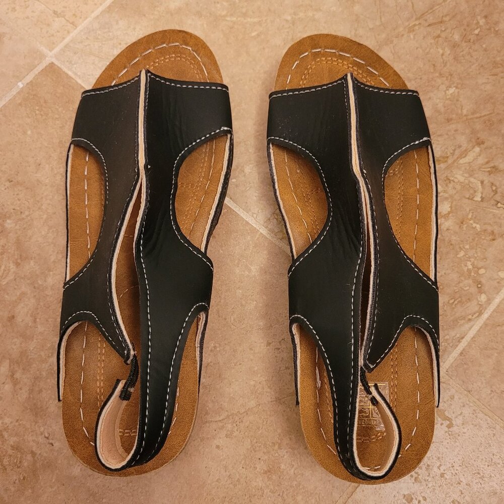 NWOT Black & Tan Sandals Size 38